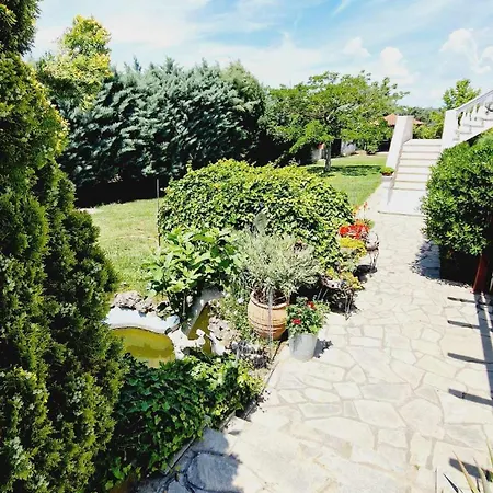 Nyaraló Dimis Garden *