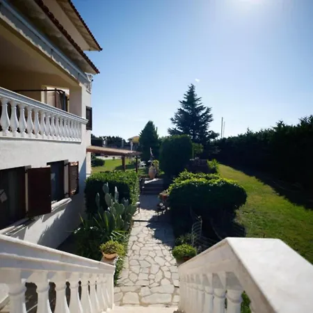 Dimis Garden Nyaraló